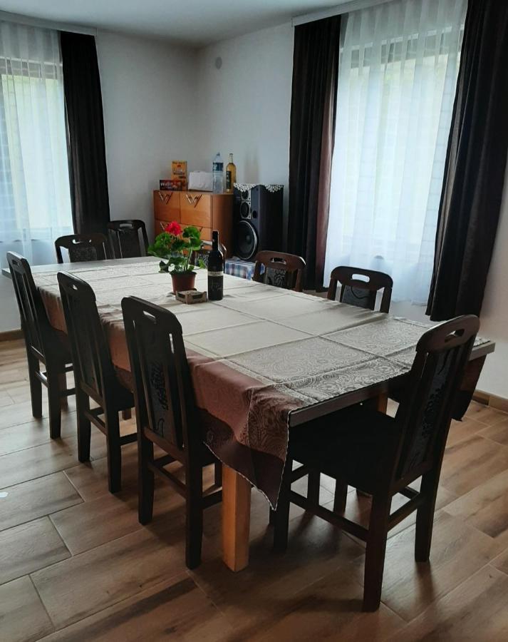 Jacimov Konak بايرت المظهر الخارجي الصورة